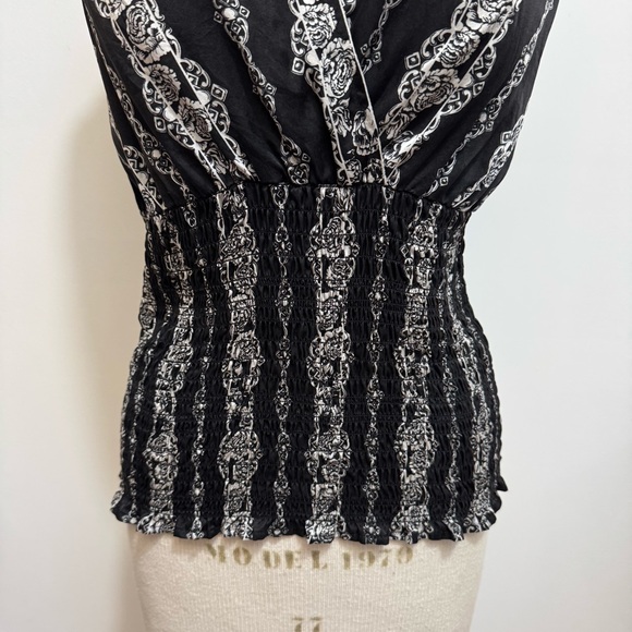 White House Black Market 100% Silk Floral Surplice Smocked Blouse Top Medium - Picture 4 of 11
